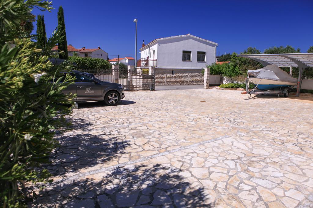 Apartments Spirito Рогозниця Екстер'єр фото