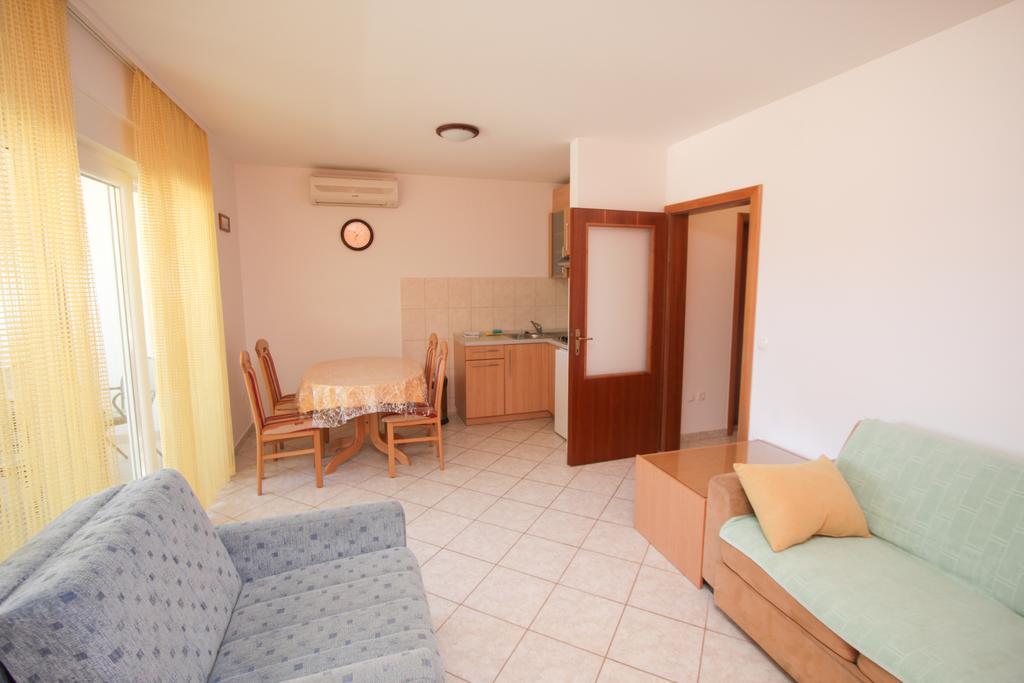Apartments Spirito Рогозниця Екстер'єр фото